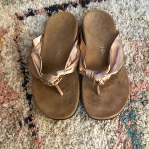 Front knot rose gold sandals.